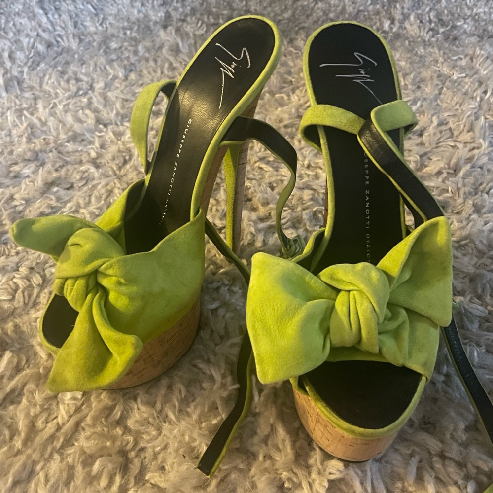 Used in good condition Giuseppe Zanotti 6 inch green heels